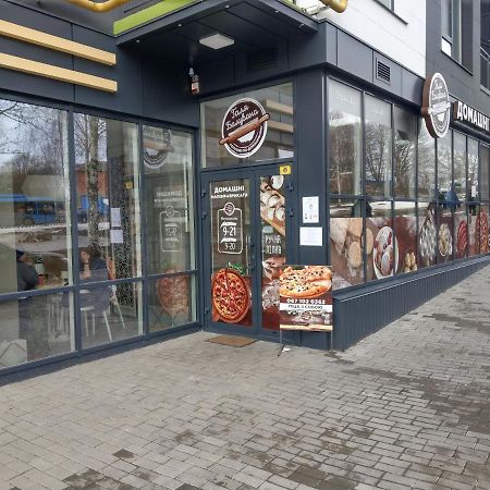 Ferienwohnung Новобудова По Вулконовальця2 Riwne Exterior foto