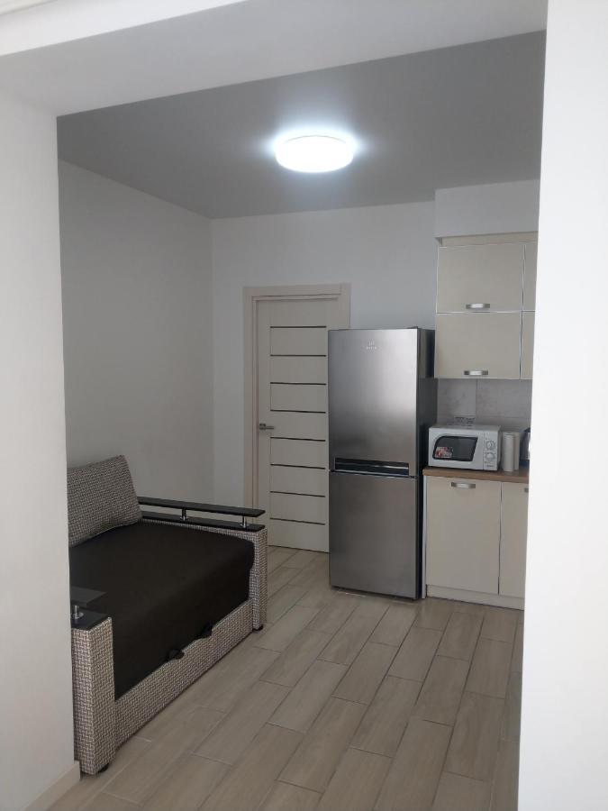 Ferienwohnung Новобудова По Вулконовальця2 Riwne Exterior foto