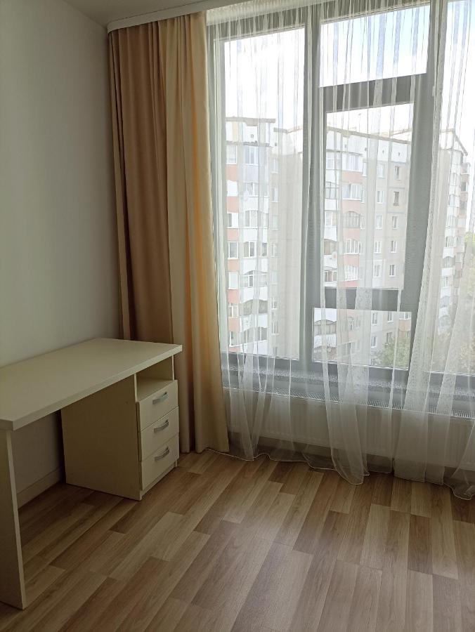 Ferienwohnung Новобудова По Вулконовальця2 Riwne Exterior foto