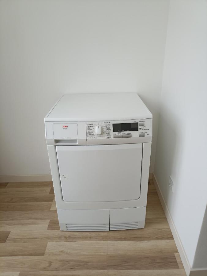 Ferienwohnung Новобудова По Вулконовальця2 Riwne Exterior foto