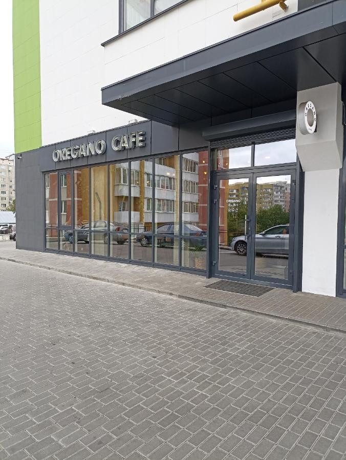 Ferienwohnung Новобудова По Вулконовальця2 Riwne Exterior foto
