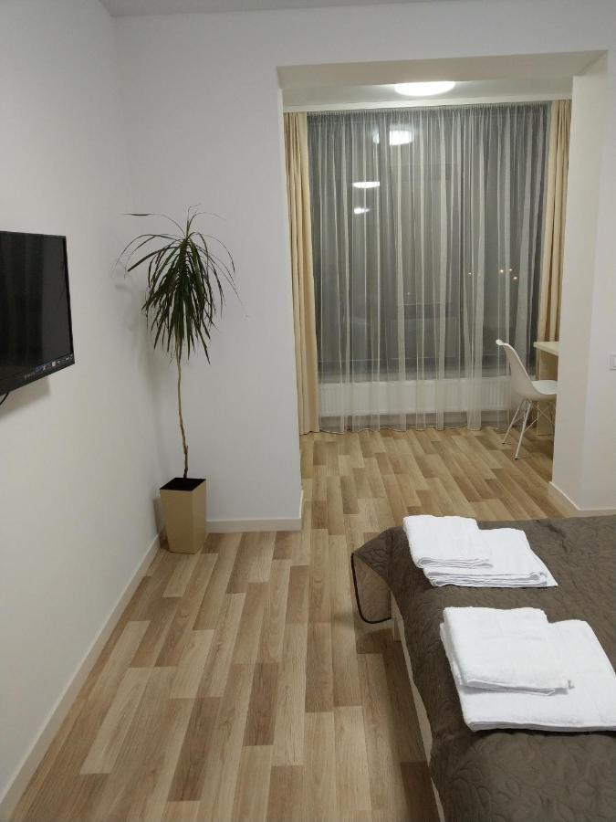 Ferienwohnung Новобудова По Вулконовальця2 Riwne Exterior foto
