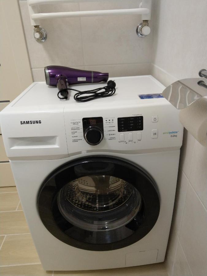 Ferienwohnung Новобудова По Вулконовальця2 Riwne Exterior foto